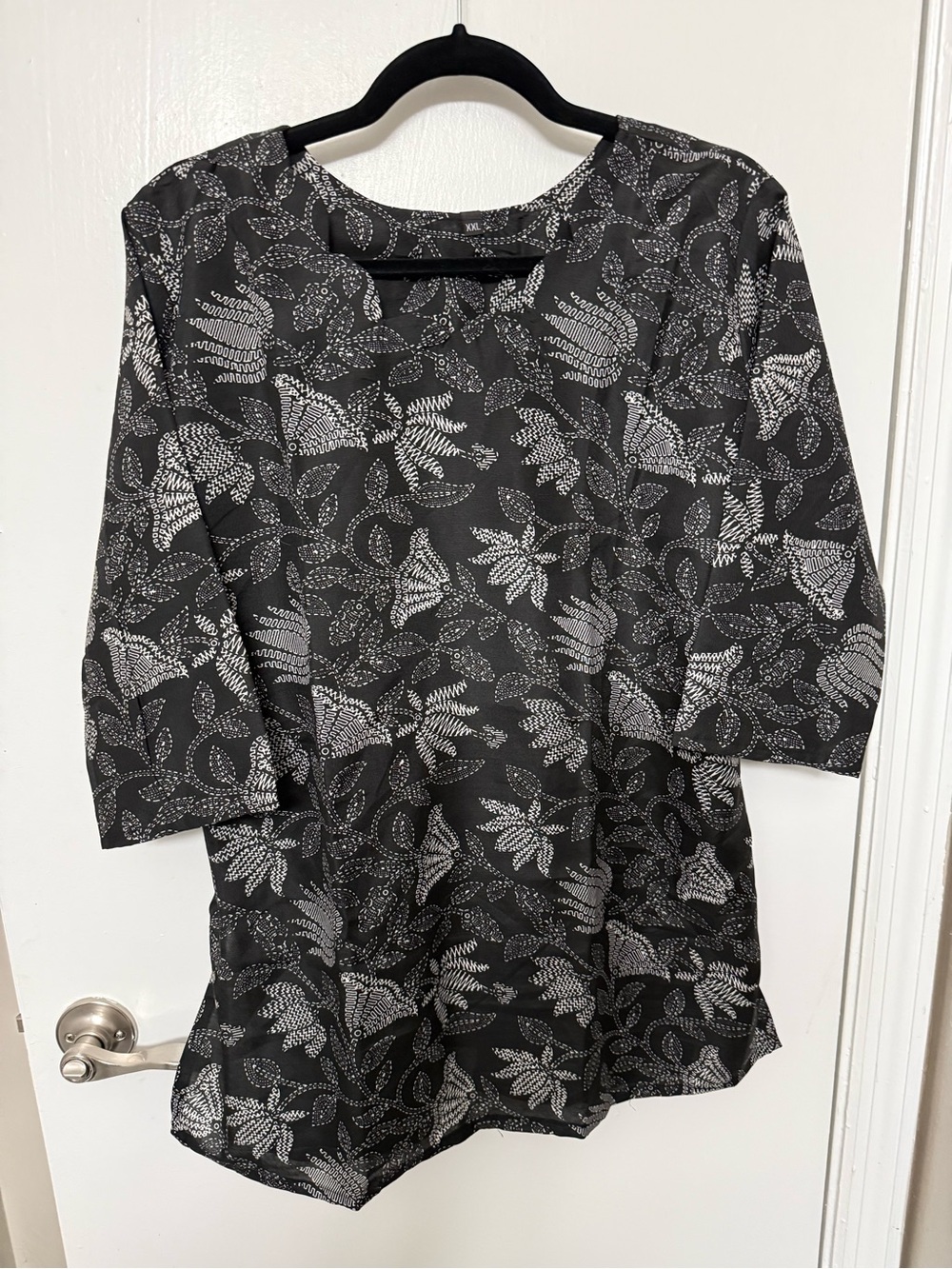 Women's Black Floral Print Tunic Top